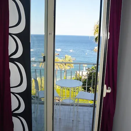 A Due Passi Dal Mare Couette-café Taormine