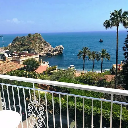 B&B A Due Passi Dal Mare Frühstückspension