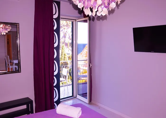 B&B A Due Passi Dal Mare 타오르미나