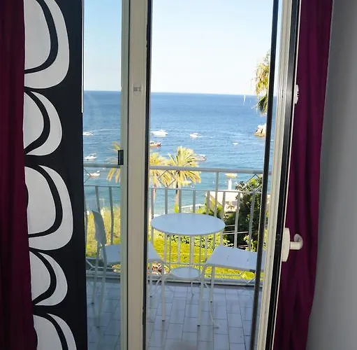 A Due Passi Dal Mare B&B 타오르미나