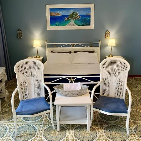 A Due Passi Dal Mare 4* تاورمينا
