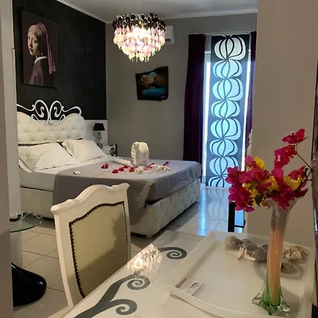 A Due Passi Dal Mare 4* تاورمينا